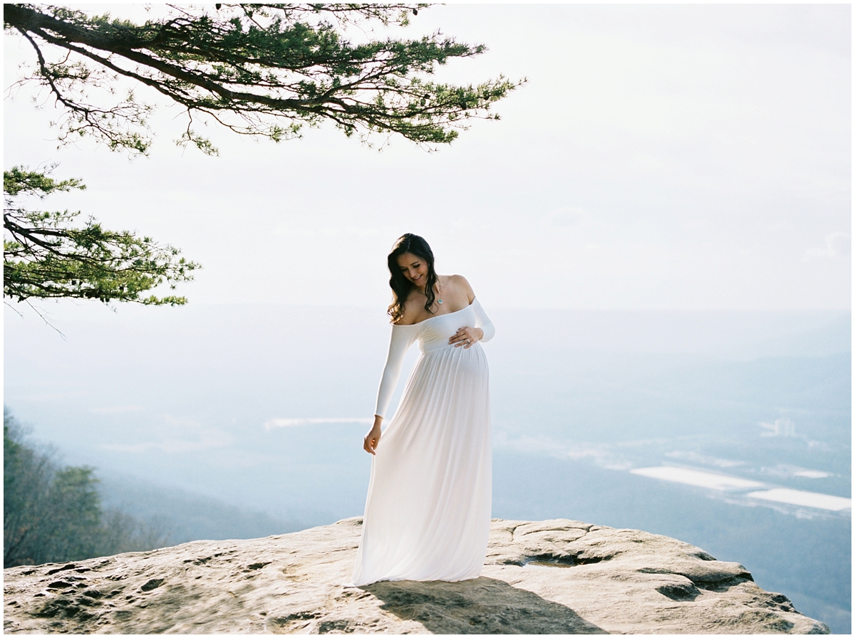 Abigail_Malone_Film_Family_Photography_Knoxville_Tennessee_Nashville__Chattanooga_Maternity_Lookout_Mountain_0011.jpg