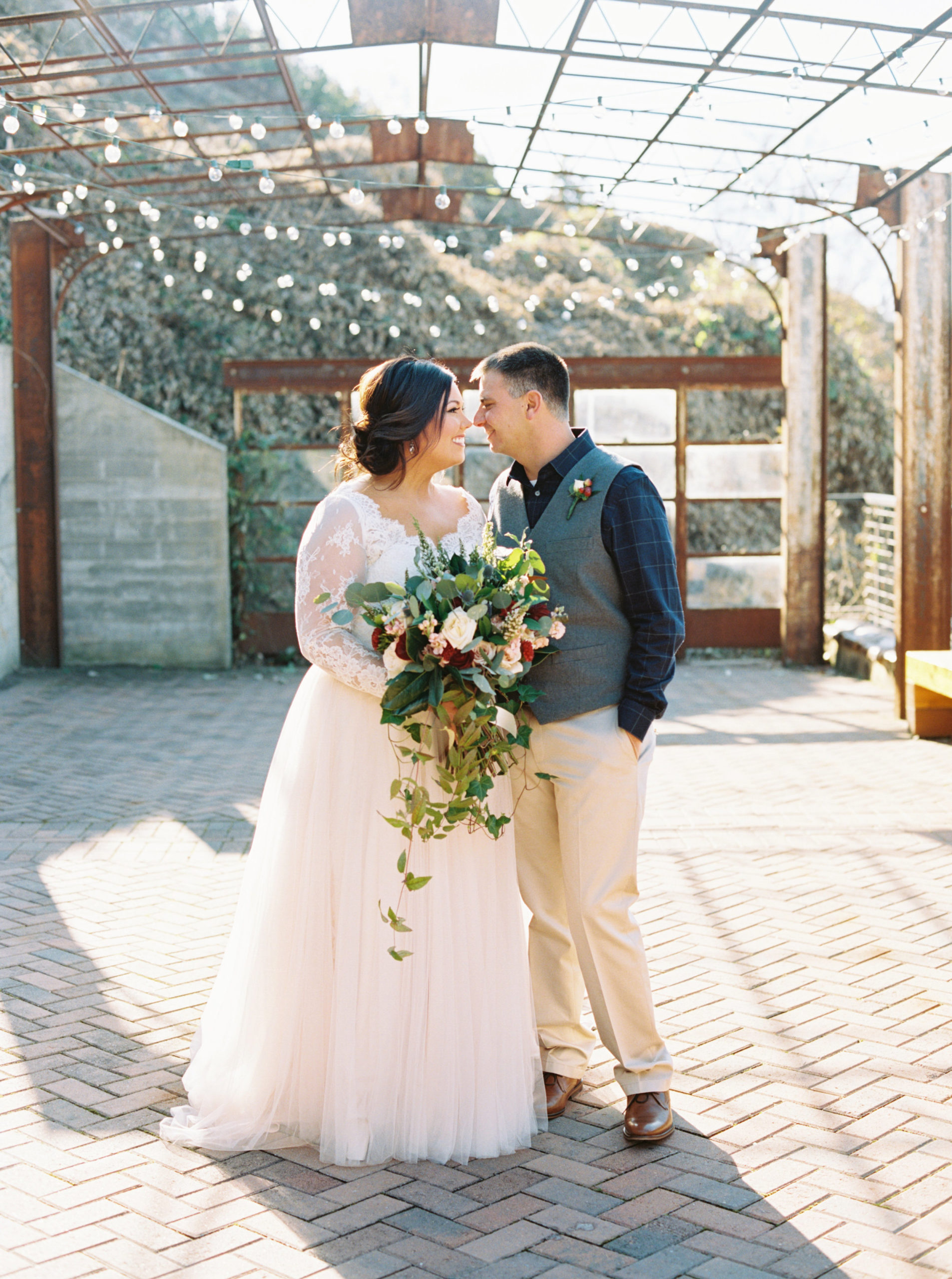 Lauren_Jeremy_Standard_Wedding_Knoxville_Abigail_Malone_Photography_FIlm-182.jpg