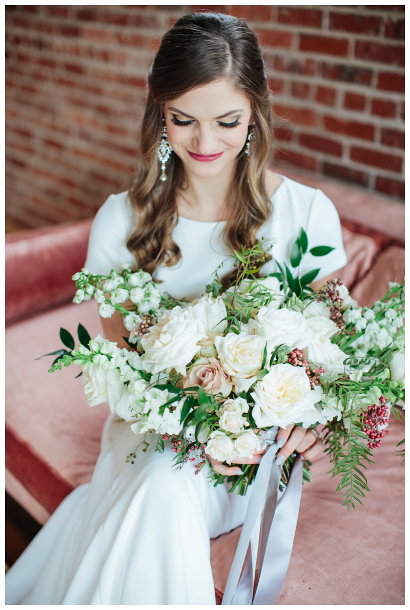 bridal portrait, winter wedding bouquet, at the standard knoxville tn 