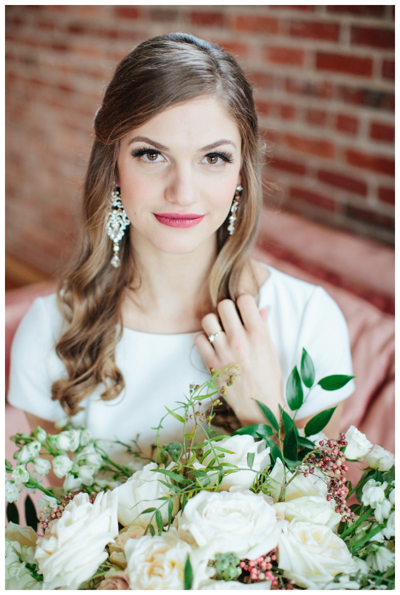 bridal portrait, winter wedding bouquet, at the standard knoxville tn
