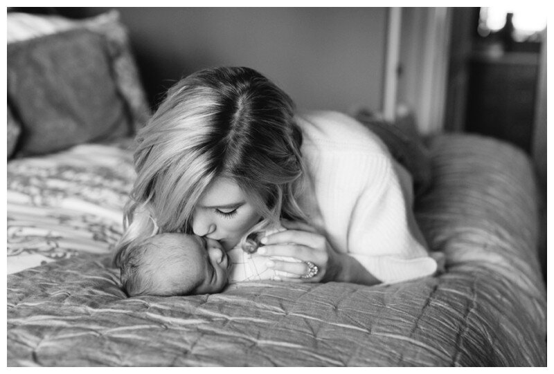 mother baby knoxville newborn photograhpy