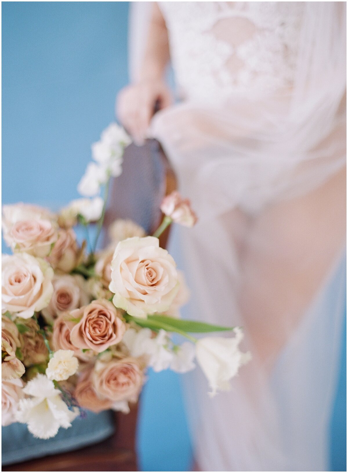 blush bridal bouquet, knoxville boudoir photography