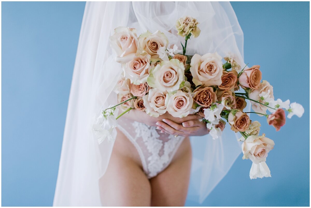 blush bridal bouquet, knoxville boudoir photography