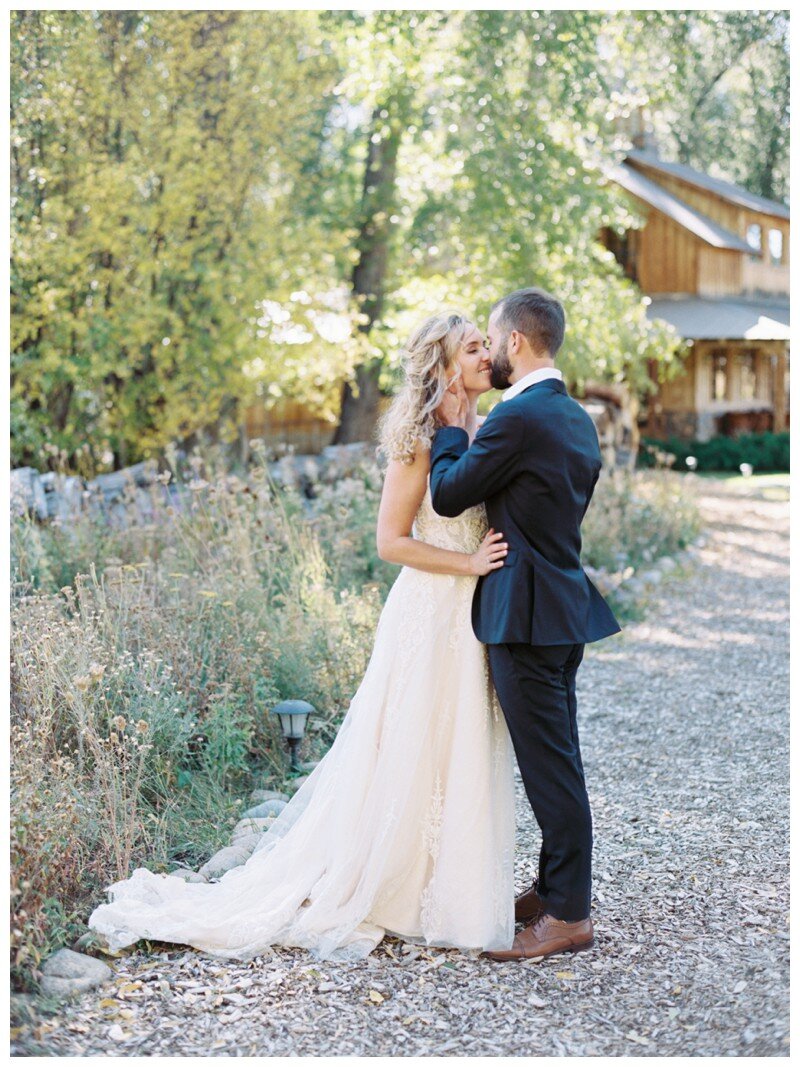 Blue_Lake_Ranch_Colorado_Wedding_Abigail_Malone_Photography_0051.jpg